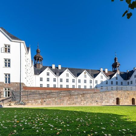 Mooi: Fantastisches Apartment Mit Seeblick Und Stil, Netflix เพลิน ภายนอก รูปภาพ