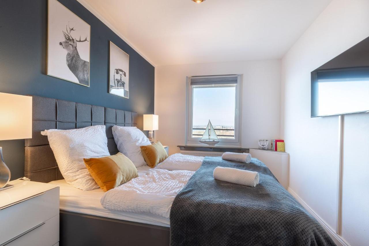 Mooi: Fantastisches Apartment Mit Seeblick Und Stil, Netflix เพลิน ภายนอก รูปภาพ